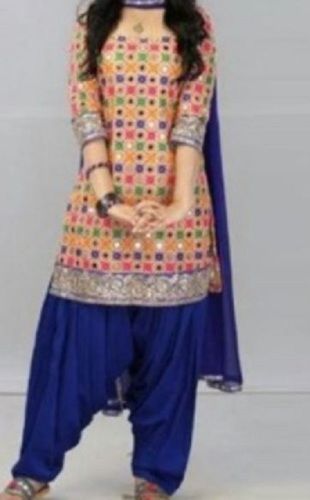 Indian Comfortable And Breathable Round Neck Embroidered Cotton Salwar Suit For Ladies Casual Wear 