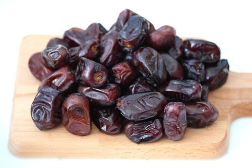 Pack Of 1 Kilogram Pure And Natural Fresh Brown Dates