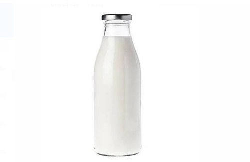  1 लीटर शुद्ध और प्राकृतिक ताजा सफेद गाय के दूध का पैक