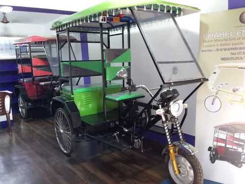 Eco Friendly Electric E Rickshaw, 2+1 Seater Vehicle Capacity