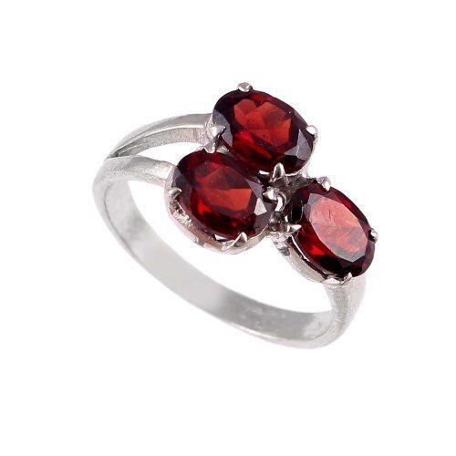 Ladies Beautifully Designed Elegant Appearance Rust Proof Garnet Rings