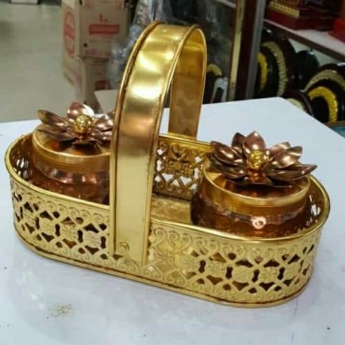 Metal Gift Hamper Basket In Golden Color And Rectangular Shapes