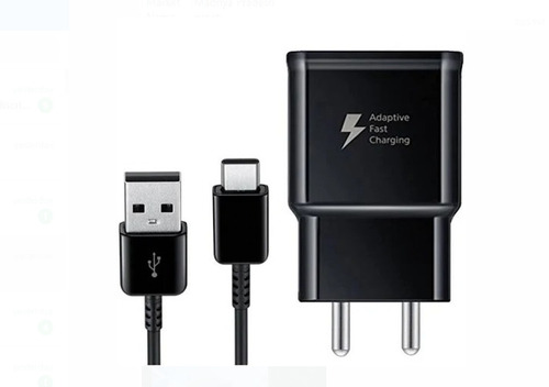 आयताकार आकार का काले रंग का प्लास्टिक और रबर सामग्री 1 एम्पीयर करंट मोबाइल चार्जर डिज़ाइन: बार