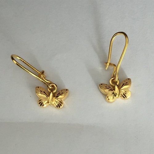 Fashionable 2025 gold earrings