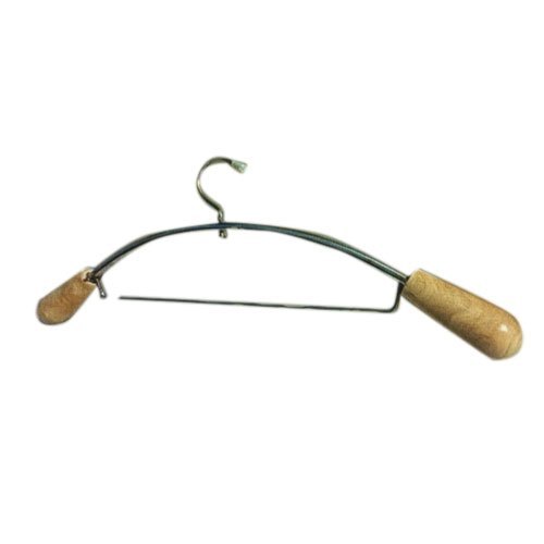 विभिन्न रंग उपलब्ध हैं स्टील हुक और हाई वेट बेयरिंग स्ट्रेंथ के साथ हैवी लहंगा वुडन हैंगर