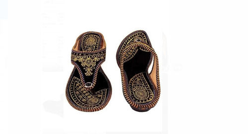 Pu  Comfortable Black And Golden Designer Stylish Ladies Slipper For Party Wear