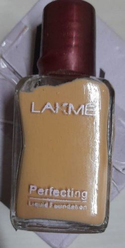 Effective Moisturizing Brighten Skin Glow Smooth Finish Lakme Liquid Foundation