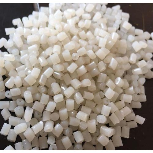 Pack Of 50 Kilogram 940 Kg/M3 Grade Round White Plastic Granule 