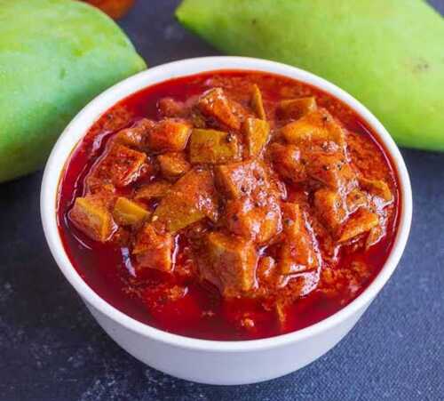 Easy To Digest Good In Taste Mango Pickle With No Artificial Colors And No Preservatives