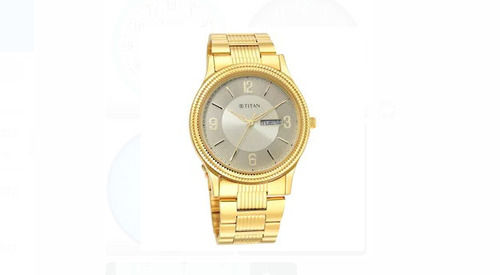 Golden Silent Sweep Technology Round Dial Shape Titan Wrist Watches