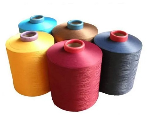 बेहद टिकाऊ और मज़बूत, चिकना, हल्के वज़न का मल्टीकलर पॉलिएस्टर कॉटन यार्न