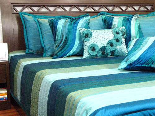 वॉशेबल हाई क्वालिटी स्टैंडर्ड, मॉडर्न डिज़ाइन और ब्लू कलर डिज़ाइनर बेड कवर, यूज़्ड होम एंड होटल्स