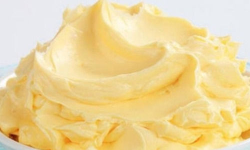  1 किलोग्राम का पैक और स्वस्थ पीले हस्तनिर्मित मक्खन का पैक