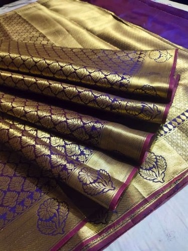 सिल्क मटीरियल और गोल्डन के साथ ब्लू प्रिंटेड ब्रीथेबल डिज़ाइनर वियर बनारसी सिल्क साड़ी