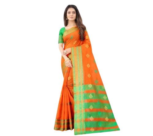 5 मीटर लंबाई वाली हवा पार होने योग्य नारंगी और हरे रंग की प्रिंटेड फैंसी कॉटन लेडीज़ साड़ी