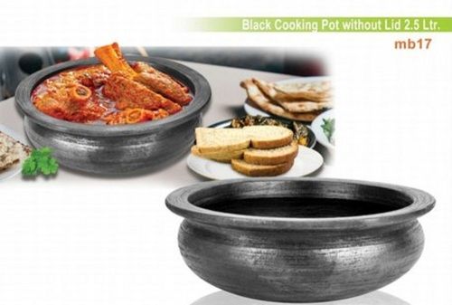 Black Handmade Natural Clay Cooking Pot For Home And Hotel Kitchen