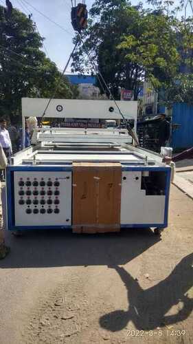 Vacuum Forming Machine with Simple Control