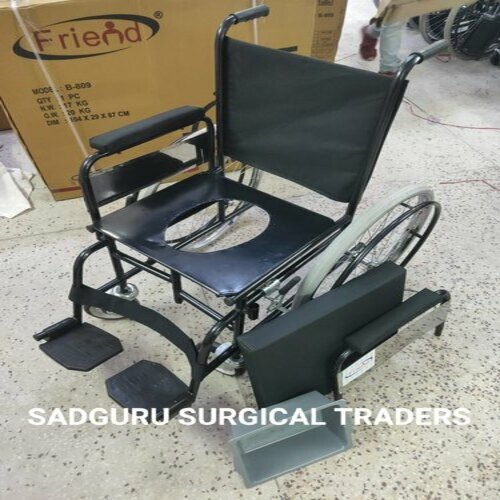 स्मूथ रोटेशनल व्हीलचेयर के साथ लाइट वेट और फ्लिप टॉप क्लोजिंग पेडल