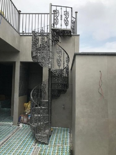 gray-cast-iron-spiral-staircase-for-home-at-best-price-in-delhi-nr