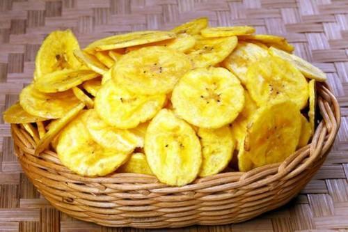 Round Tasty Fried Hygienically Packed Salty Yellow Banana Chips