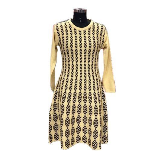 Ladies Elegant Casual Wear Round Neck 3/4th Sleeves Printed Woolen Frock Kurti