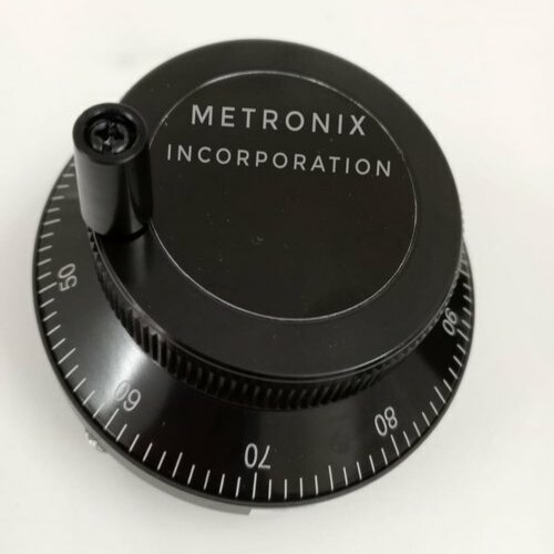 एचएम 60 मैनुअल पल्स जेनरेटर पे और स्टील मेटल ब्लैक प्लास्टिक कंट्रोल नॉब