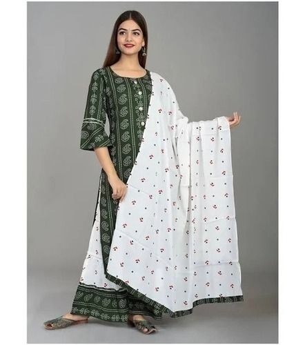 Daily Wear Easily Washable And Breathable Green And White Ladies Salwar Suits