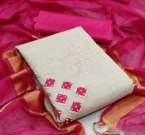 पिंक (गुलाबी) और ग्रे (धूसर) वॉशेबल और आरामदायक अनस्टिच्ड एम्ब्रॉयडरी किया हुआ महिलाओं का सूट