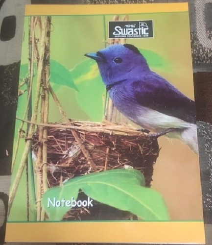 स्मूथ पेज सेमी हार्ड कवर इको फ्रेंडली ब्राइट एंड व्हाइट A4 राइटिंग नोटबुक, स्कूल के लिए