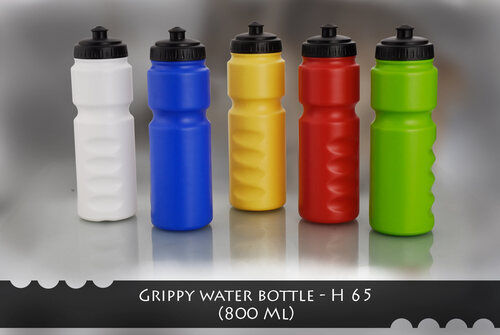 H65 A Easy To Carry Grippy Water Bottle (800 Ml)