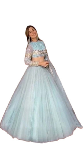 हल्का नीला आरामदायक और हवा पार होने योग्य पार्टी वियर नेट लहंगा चोली