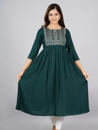 Dark Green Shade Comfortable And Washable Casual Wear Ladies Cotton Kurti