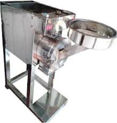 60X33X102 Cm 75 Kg Stainless Steel Heavy Duty Semi Automatic Domestic Flour Mill Capacity: 20 Kg/Hr