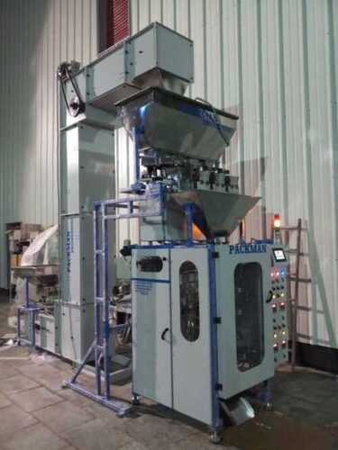 Flour Pouch Packing Machine, 2000-3000 Pouch Per Hour Capacity