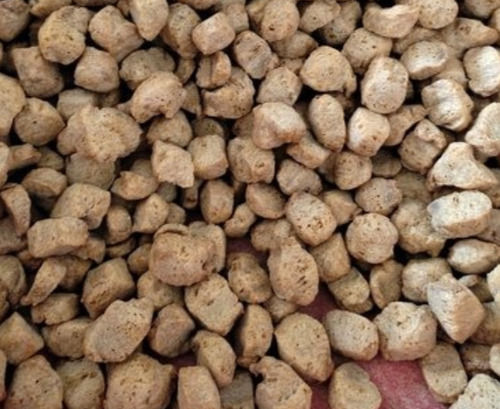 White 1 Kilogram Dried Hard Brown Soya Chunks With 6 Months Shelf Life