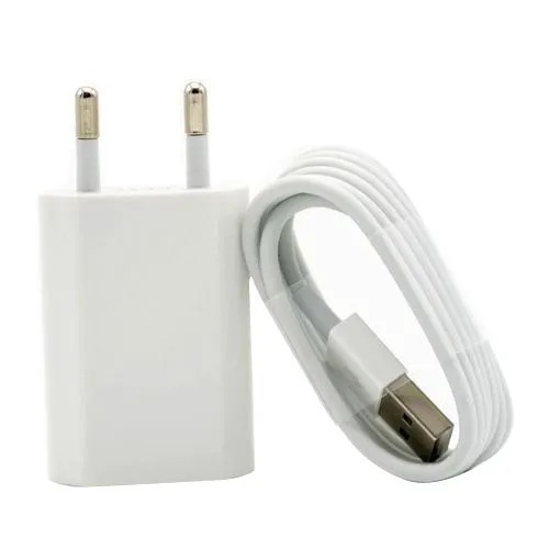 यूएसबी डेटा केबल के साथ ब्लैक प्लास्टिक बॉडी व्हाइट मोबाइल चार्जर