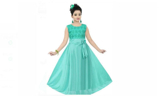 Green Plain Pattern Stylish And Modern Washable Sleeveless Georgette Girls Gown