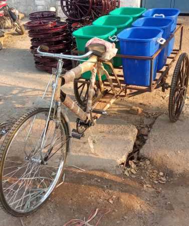 Three Wheeled Garbage Cycle Rickshaw Bin With Six Bucket Frame
