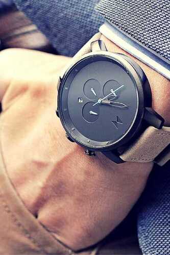 Plain Trendy Design And Durable Men Sports Wrist Watch With Leather Strap