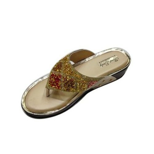 फर्स्ट लेडी कलेक्शन एम्ब्रॉएडर्ड पैच रेक्सिन और पु शीट सोल लेडीज वेडिंग स्लिपर