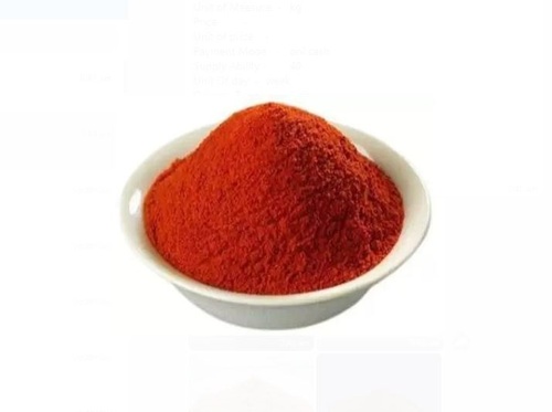 पीली मसालेदार सूखी और मिश्रित शुद्ध लाल मिर्च पाउडर