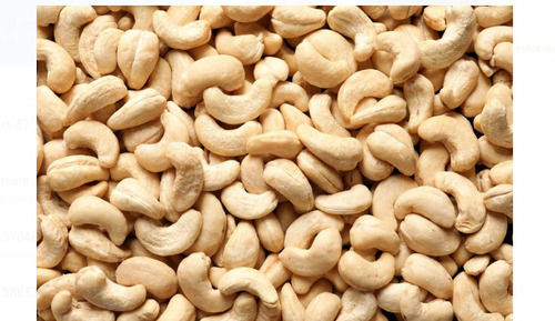 1 Kg Dried Open Air Cultivated Curved White Whole Cashew Nuts