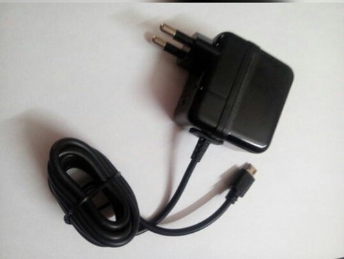 Black Plastic Body 2.4 Ampere Mobile Fast Phone Charger 