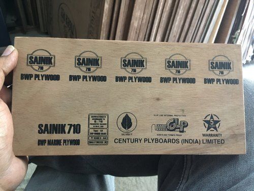 High Quality Green Sainik Plywood, Grade: Standardised