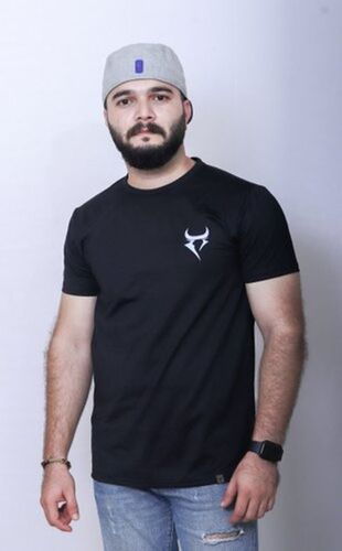 पुरुषों के लिए कॉटन आरामदायक और स्टाइलिश हाफ स्लीव राउंड नेक ब्लैक टी-शर्ट