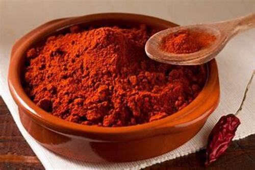 White Original Spicy Red Chili Powder To Make Dish Delicious And Finely Blended