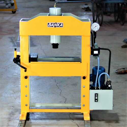 Cotton Banka Hydraulic Press Machine 25 Ton Capacity, Yellow / Blue And Off White Color Available