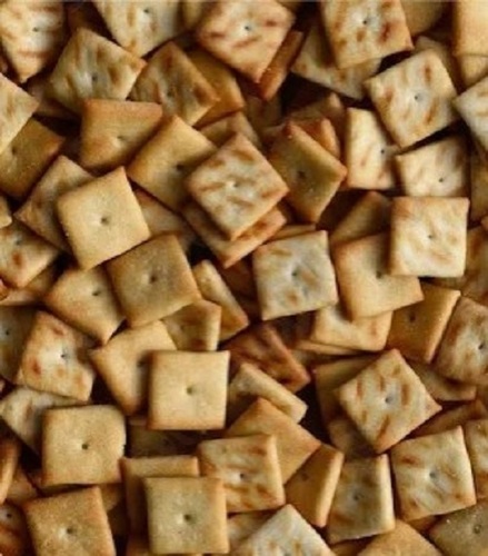 क्रिस्पी एंड स्वीट स्क्वायर लो फैट बेकरी बिस्कुट