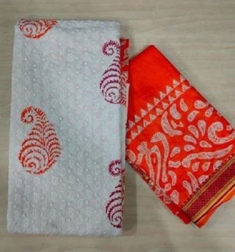 महिलाओं के लिए सफ़ेद आकर्षक डिज़ाइन और त्वचा के अनुकूल अनस्टिच्ड प्रिंटेड कॉटन कुर्ती