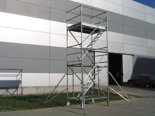 Black Sturdy Construction Abrasion Resistance Easy Installation Aluminium Scaffolding